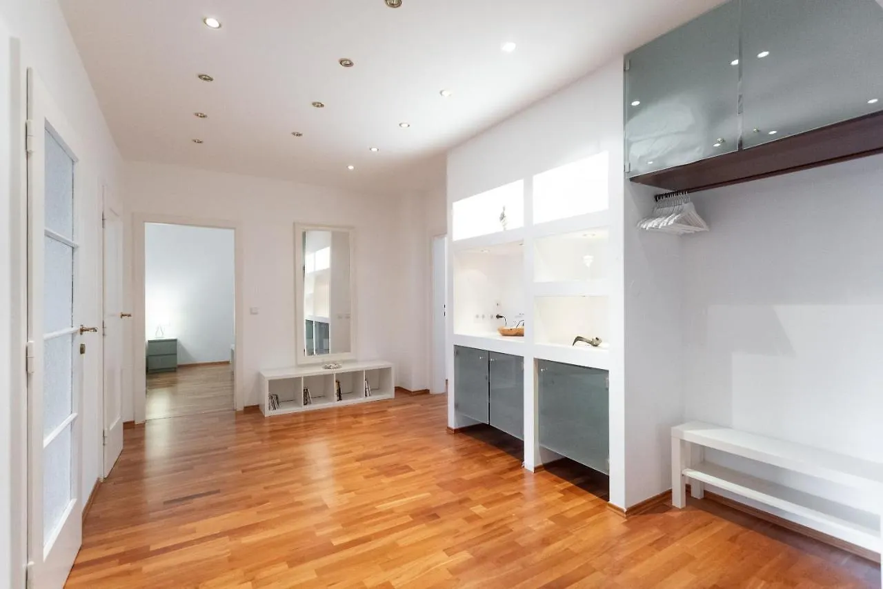 Operastreet City-Center Premium Apartment Vienna 0*,